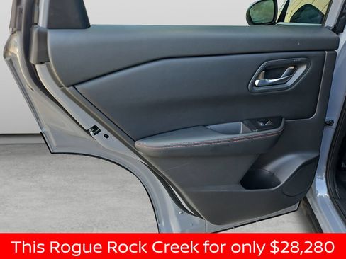 Used 2025 Nissan Rogue SV AWD/4WD image 36