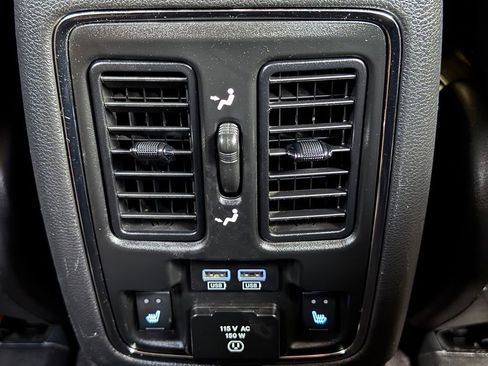 Used 2017 Jeep Grand Cherokee Overland AWD/4WD image 22
