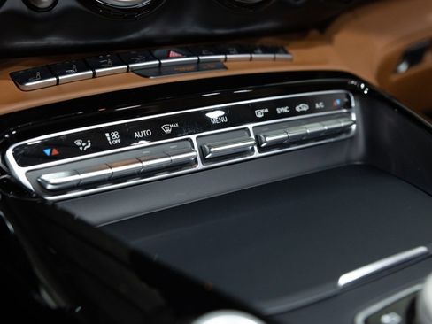 Used 2018 Mercedes-Benz AMG GT Roadster w/ Exclusive Interior Package image 41