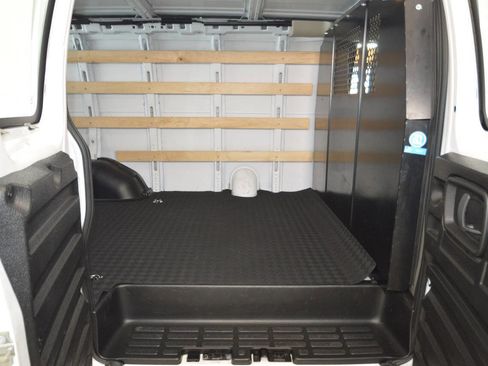 Used 2024 Chevrolet Express 2500 w/ Driver Convenience Package image 8