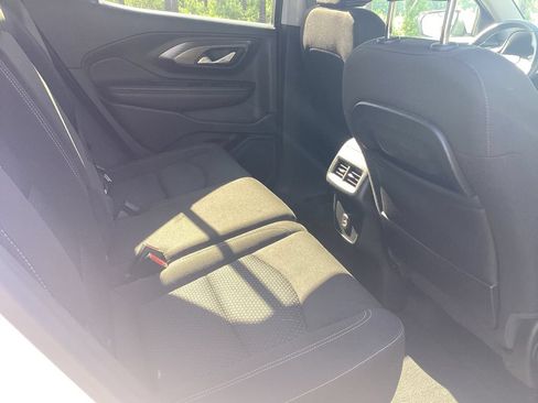 Used 2024 GMC Terrain SLE FWD image 18