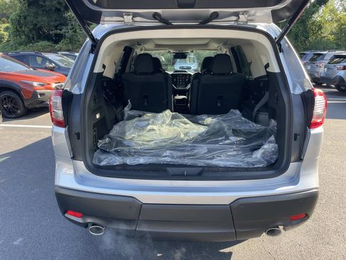 New 2025 Subaru Ascent Touring w/ Popular Package #2 image 4