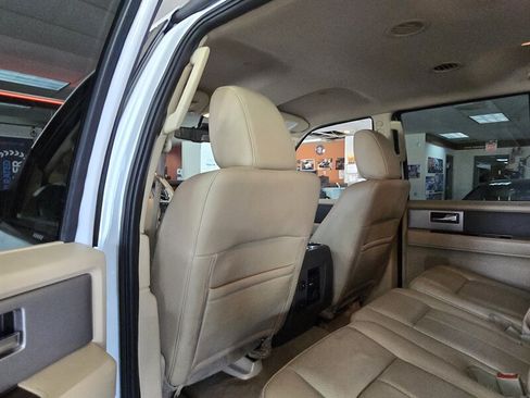 Used 2014 Ford Expedition EL XLT w/ Equipment Group 202A AWD/4WD image 11