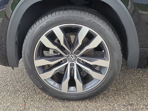 Certified 2023 Volkswagen Atlas Cross Sport SEL Premium R-Line AWD/4WD image 12