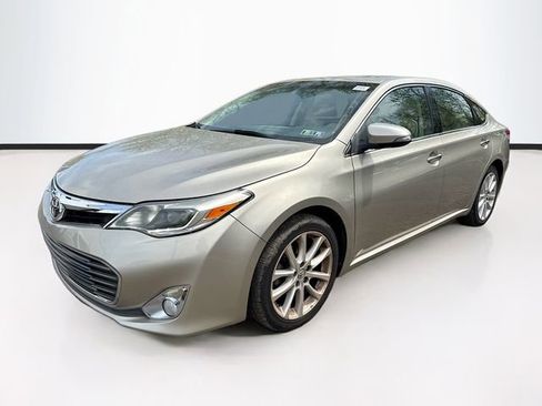 Used 2013 Toyota Avalon Limited image 3