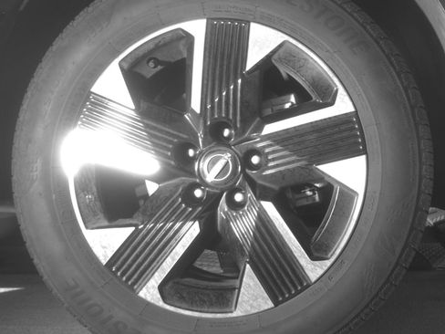 Used 2025 Nissan Kicks SV image 13