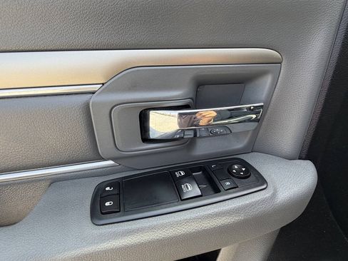 Used 2014 RAM 3500 SLT AWD/4WD image 10