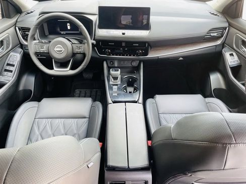 Used 2024 Nissan Rogue Platinum w/ Platinum Premium Package image 17