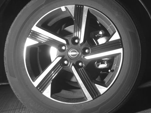 Used 2025 Nissan Sentra SV image 13