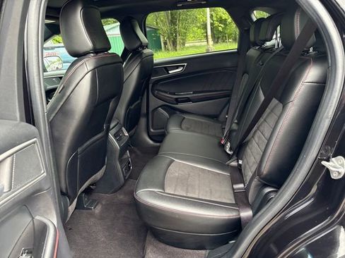 Used 2020 Ford Edge ST-Line w/ Cold Weather Package AWD/4WD image 24