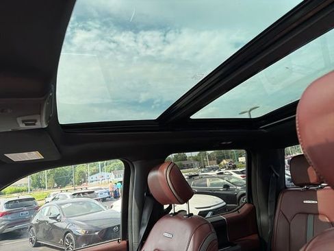 Used 2018 Ford F150 Platinum w/ Equipment Group 701A Luxury AWD/4WD image 6