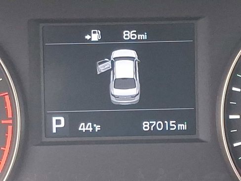 Used 2018 Kia Cadenza Premium w/ Luxury Package image 22