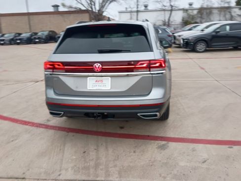 Used 2025 Volkswagen Atlas SE image 10