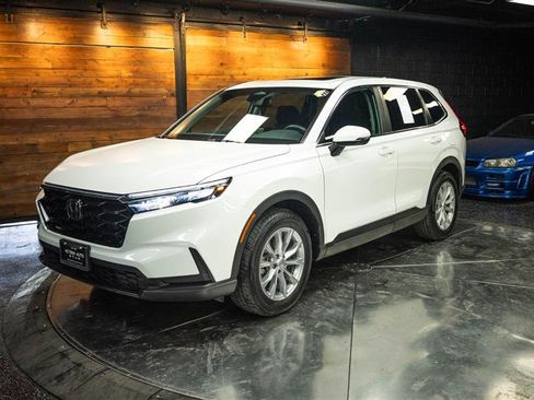 Used 2025 Honda CR-V EX image 2