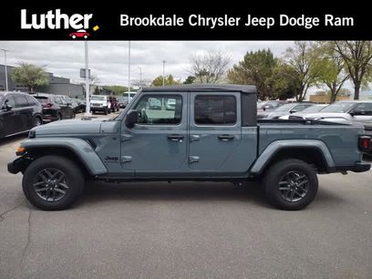 Used 2025 Jeep Gladiator Sport
