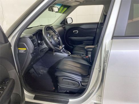 Used 2017 Kia Soul image 24