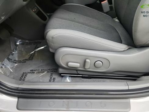 Used 2025 Hyundai Ioniq 5 SE RWD image 34