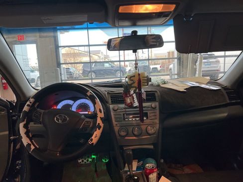 Used 2011 Toyota Camry SE w/ SE Extra-Value Pkg #1 image 6