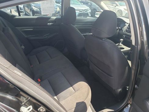 Used 2019 Nissan Altima 2.5 S FWD image 11