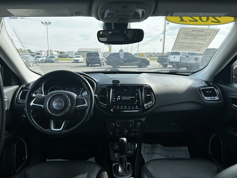 Used 2021 Jeep Compass Altitude w/ Sun & Sound Group AWD/4WD image 11
