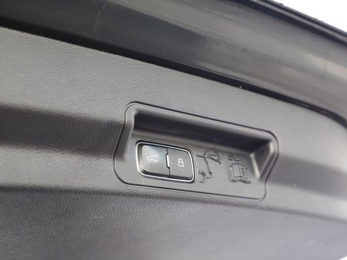 Used 2021 Ford Explorer Platinum w/ Equipment Group 601A image 8