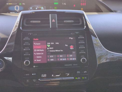 Certified 2022 Toyota Prius Prime LE image 17