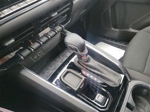 Used 2024 GMC Canyon Elevation w/ Convenience Package image 13