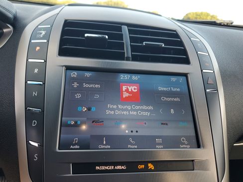 Used 2020 Lincoln MKZ image 22