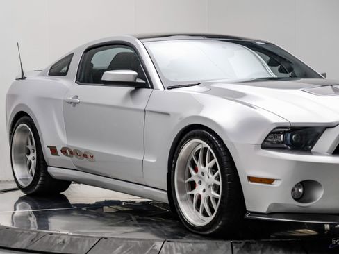 Used 2012 Ford Mustang Shelby GT500 w/ SVT Performance Pkg RWD image 31