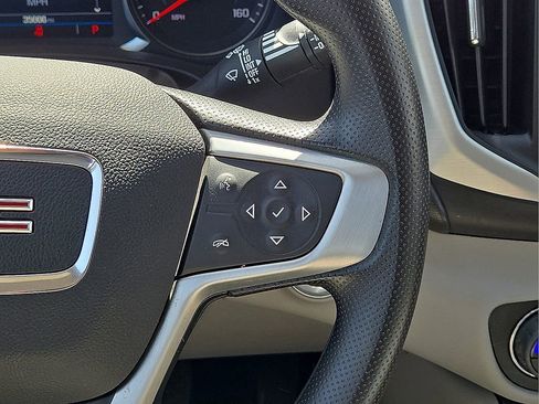 Used 2024 GMC Terrain SLE w/ Driver Convenience Package FWD image 20