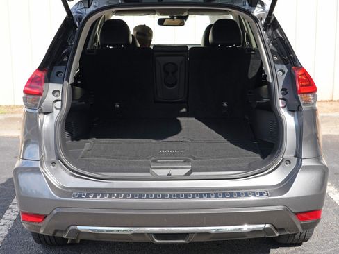 Used 2018 Nissan Rogue SL w/ Premium Package FWD image 9