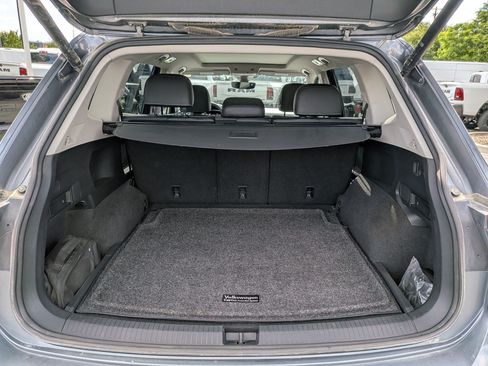 Used 2022 Volkswagen Tiguan SE w/ Panoramic Sunroof Package AWD/4WD image 31