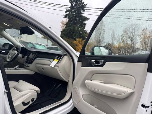 Used 2025 Volvo XC60 B5 Ultra w/ Protection Package Premier image 11