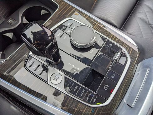 Used 2023 BMW X5 xDrive45e image 32