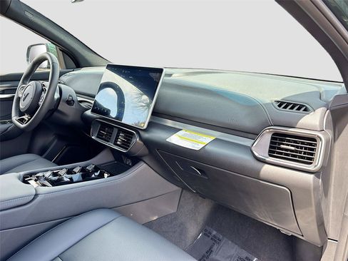 New 2025 VinFast VF 8 Plus AWD/4WD image 28