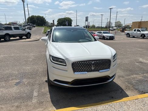 Used 2022 Lincoln Nautilus Reserve w/ Equipment Group 201A image 3