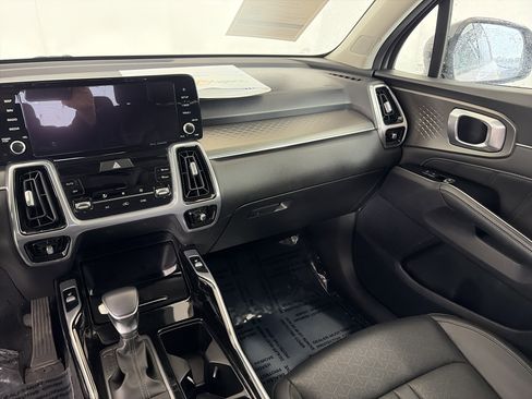 Certified 2023 Kia Sorento SX AWD/4WD image 4