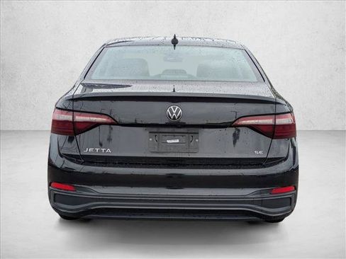 Used 2024 Volkswagen Jetta SE FWD image 7