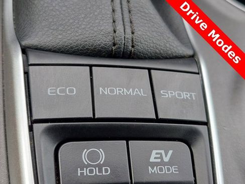 Used 2023 Toyota Camry XLE image 17