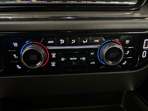 Used 2024 Chevrolet Silverado 1500 ZR2 w/ Technology Package image 30