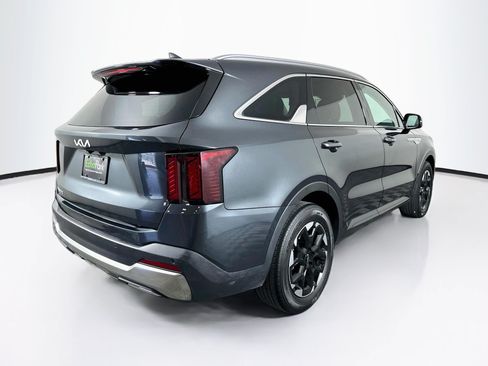 Used 2024 Kia Sorento S FWD image 9