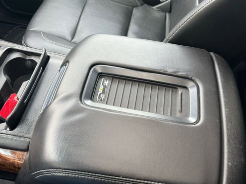 Used 2015 Chevrolet Suburban LTZ image 20