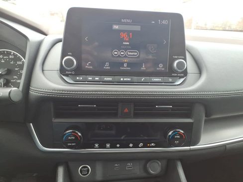 Used 2023 Nissan Rogue SV image 13