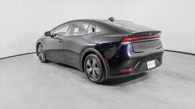 Used 2024 Toyota Prius LE FWD image 6