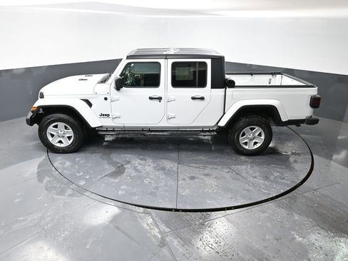 Used 2022 Jeep Gladiator Sport image 45