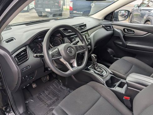 Used 2021 Nissan Rogue Sport S image 12