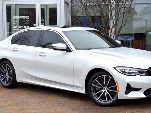 Used 2020 BMW 330i xDrive Sedan w/ Convenience Package image 3