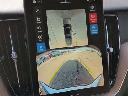 New 2026 Volvo XC60 B5 Plus w/ Protection Package Premier image 29