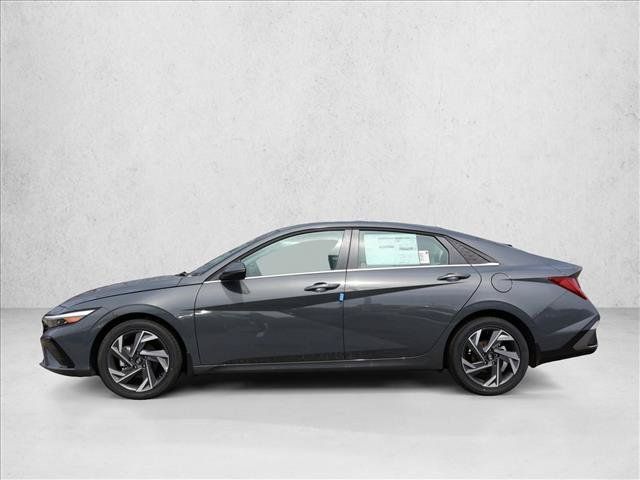 Certified 2026 Hyundai Elantra Limited FWD image 8