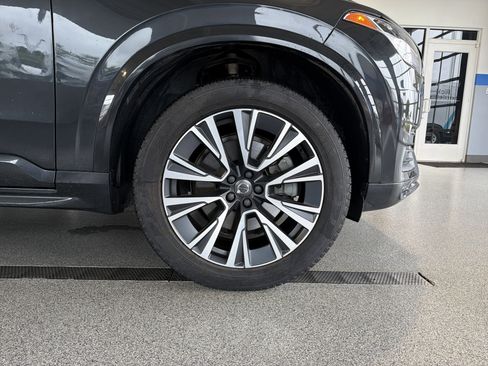 Used 2022 Volvo XC90 T5 Momentum w/ Climate Package AWD/4WD image 13